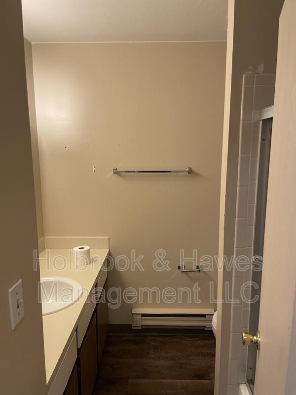 Building Photo - 1209 W Plum St