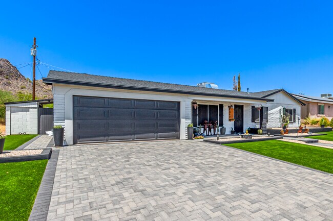 Building Photo - 1540 E El Camino Dr