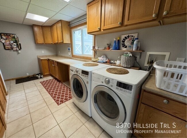 Building Photo - 8370 Hillside Trail S