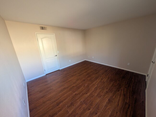Building Photo - Upgraded UTC Condo in Quiet, Serene Setting