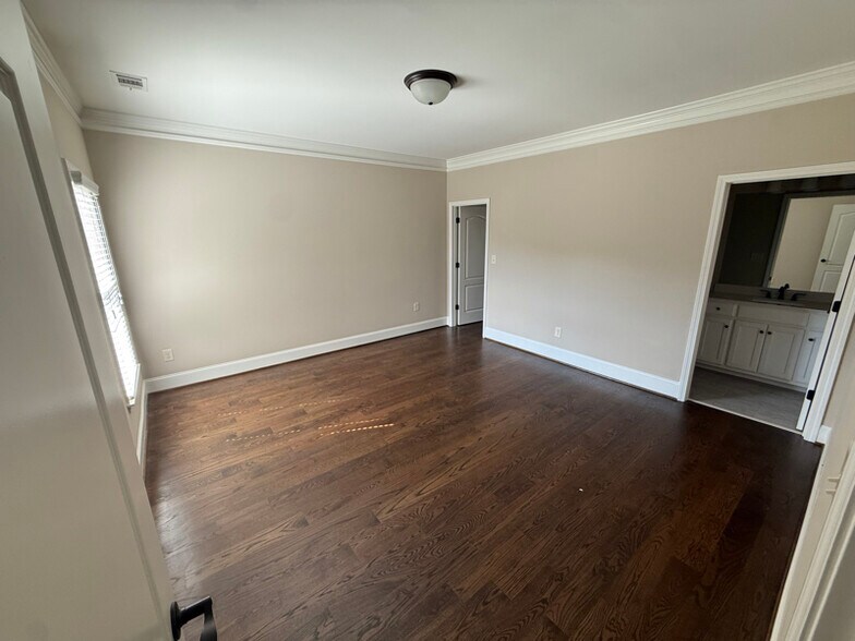 Building Photo - 209 Haley Farm Way