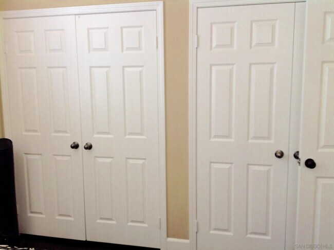 Building Photo - 1117 Mt Dana Dr