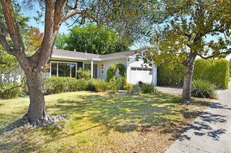Building Photo - 969 Madison Dr