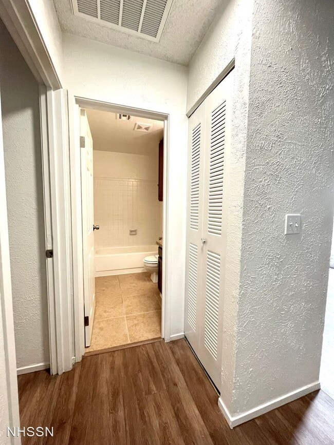 Building Photo - 3 br, 2 bath House - 3033 Saint George Str...