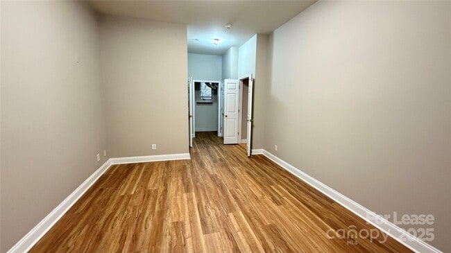 Building Photo - 793 Garden District Dr