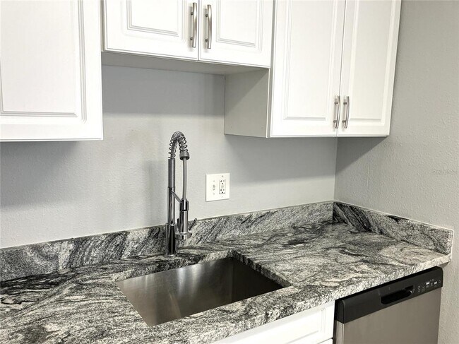 Building Photo - 11703 Raintree Village Blvd