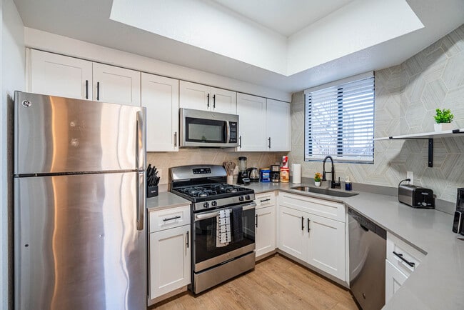 Building Photo - 2150 S 55th St