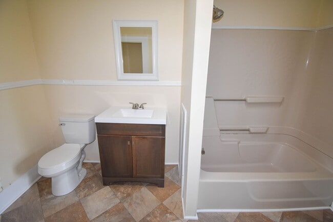 Building Photo - MT440