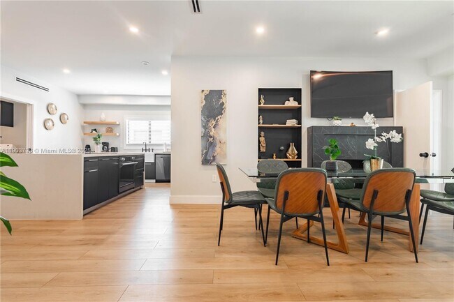 Building Photo - 2360 SW 12th St