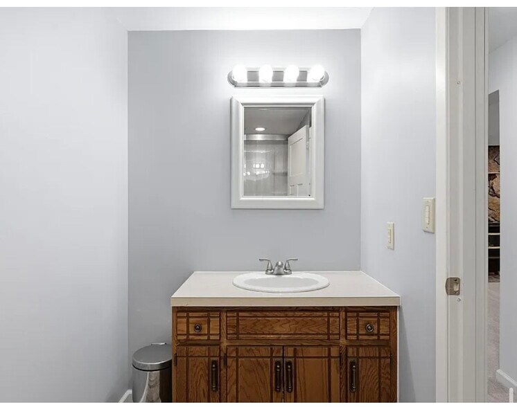 Building Photo - 15524 Larch St NW