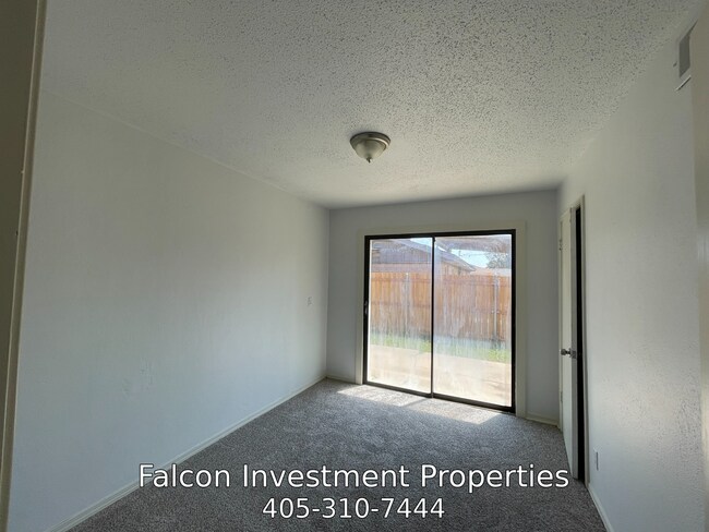 Building Photo - 3156 SW 71st St