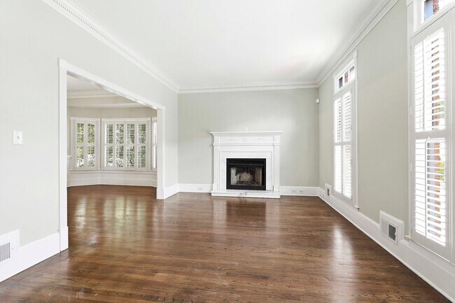 Building Photo - Charming 3BR Townhome with Elevator in the Heart of Fayetteville