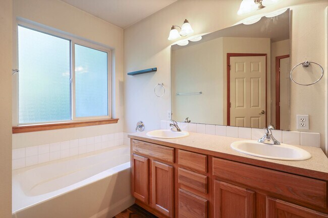Building Photo - Charming 4-Bedroom Home on Tumwater Hill –...