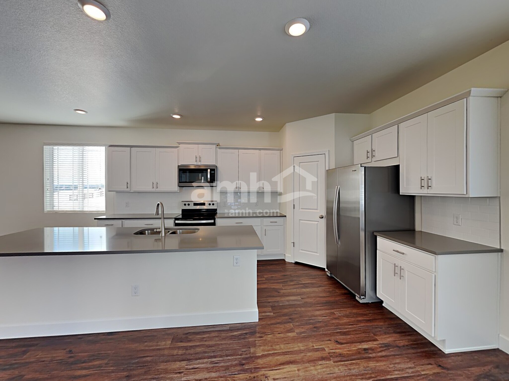 Building Photo - 15091 West 82nd Place