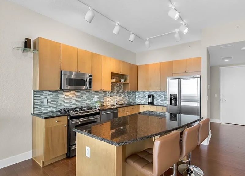 Building Photo - 150 E Robinson St