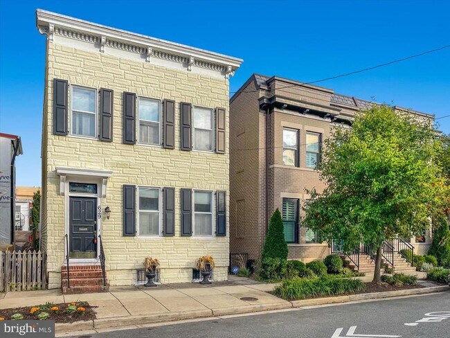 Building Photo - 629 N Columbus St