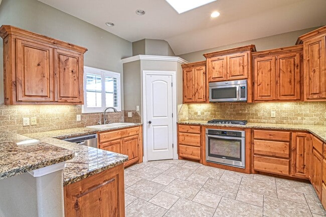 Building Photo - 4304 Saltillo Ct