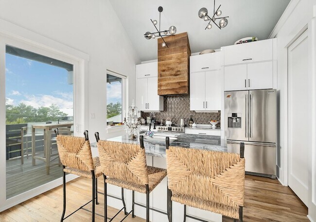 Building Photo - 45 Pine Knoll