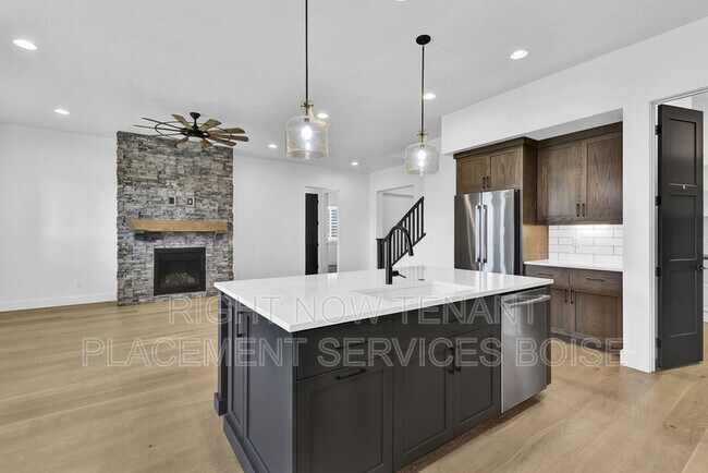Building Photo - 6705 N Elmstone Way