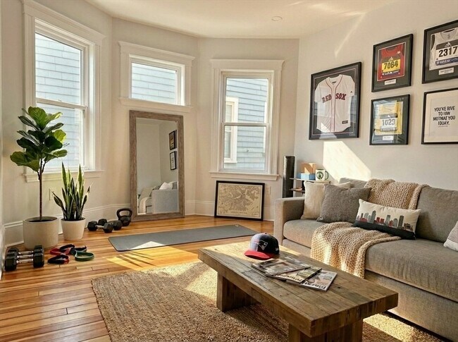 Building Photo - 24 Dawes St