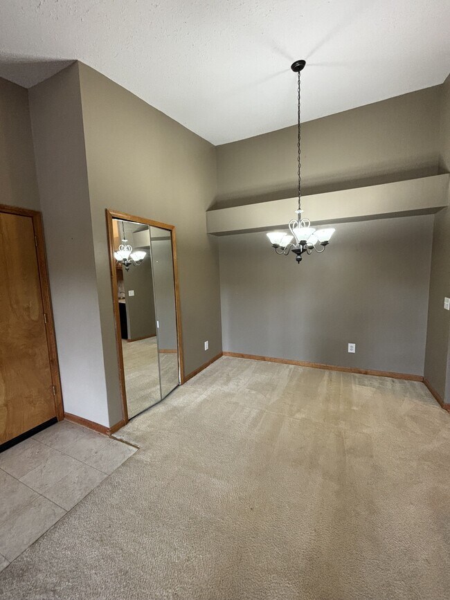 Building Photo - 9722 Sawgrass Ct