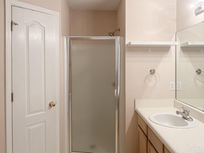 Building Photo - 902 Catskill Ln