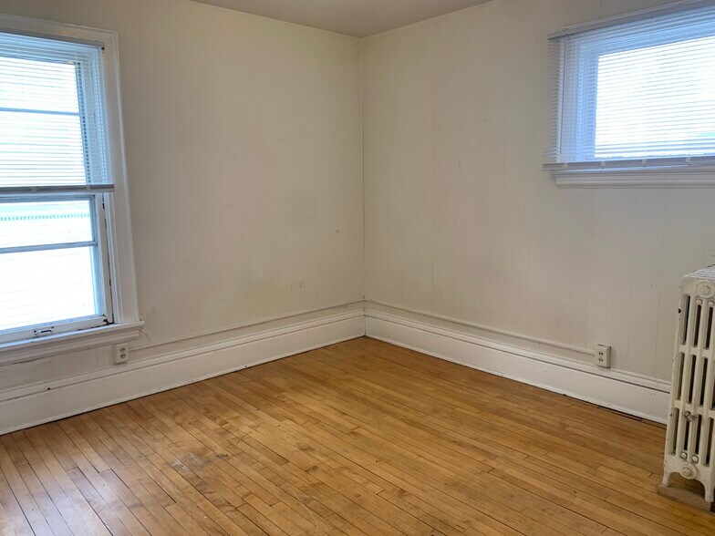Building Photo - 834 E Gorham St
