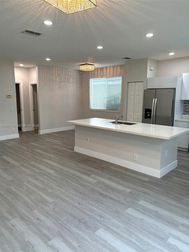 Building Photo - 1528 Salerno Cir