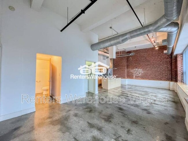 Building Photo - 500 Granby St