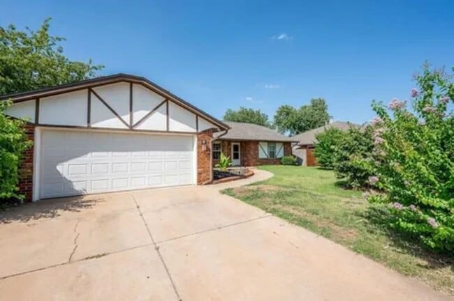 Building Photo - Updated 3 Bedroom/2 Bath Home w/Beautiful Landscaping - Edmond Schools