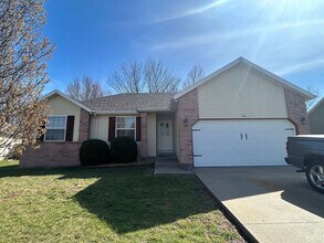 Building Photo - Beautiful 3 bedroom home - Clever, MO