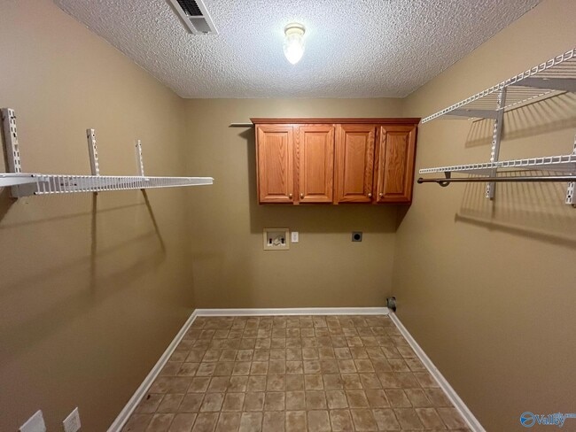 Building Photo - 3241 Fieldstone Dr SW