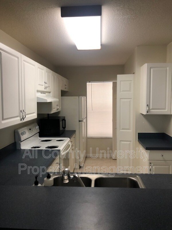 Building Photo - 2348 SW 42nd Dr