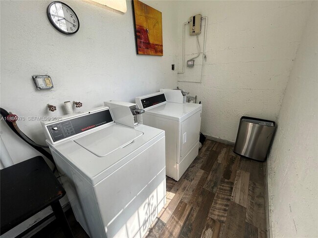 Building Photo - 601 NW 90th St