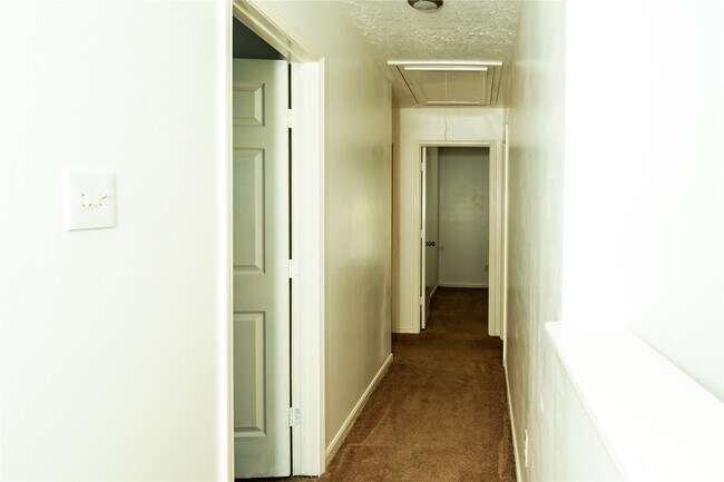 Building Photo - 3807 Gardenia Bend