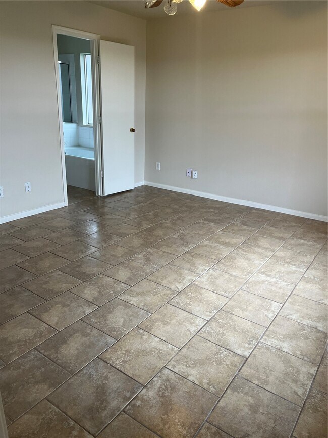 Building Photo - 3606 Starbridge Pointe Ln