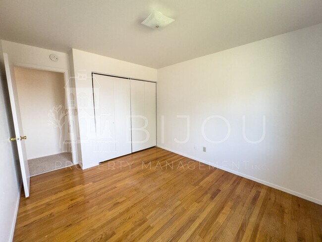 Building Photo - 206 Catalina Pl