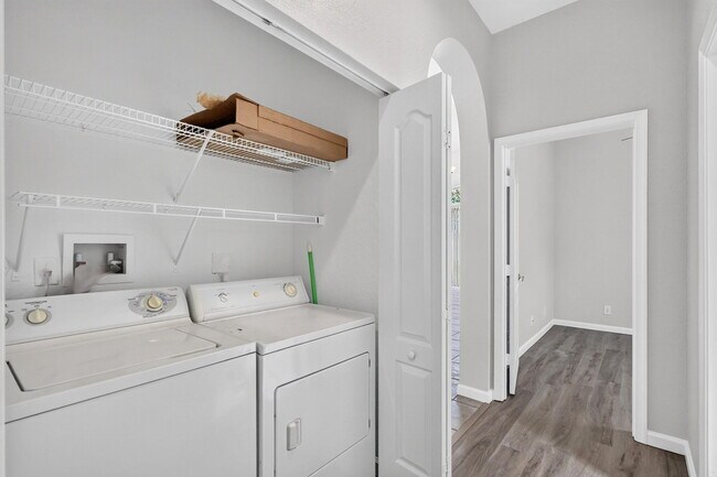 Building Photo - 5614 Sunberry Cir