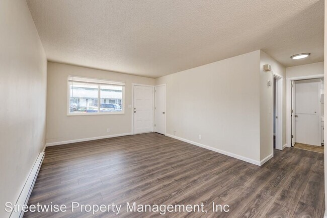 Building Photo - 2705 SE Courtney Ave