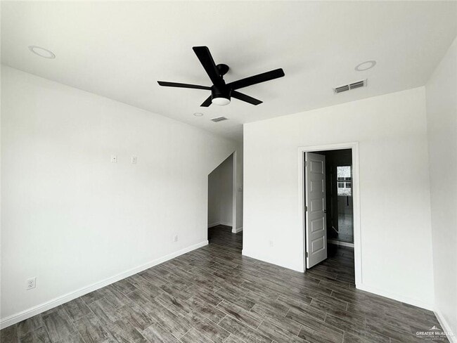 Building Photo - 13 N Crown Ln