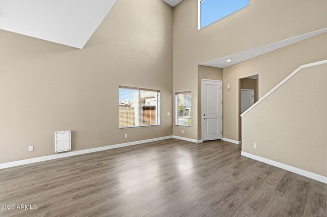 Building Photo - 544 N Alma School Rd