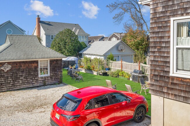 Building Photo - 632 Main Ave