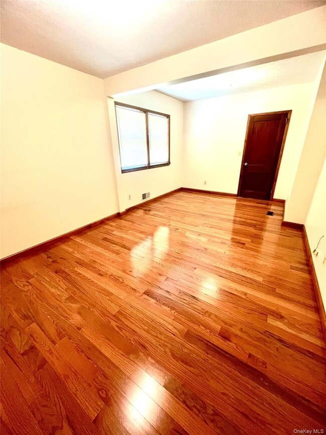 Building Photo - 950 NY-17M