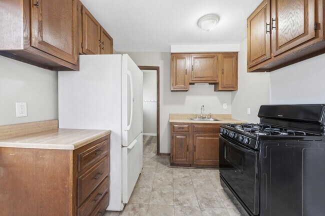 Building Photo - 8048 Timken Ave