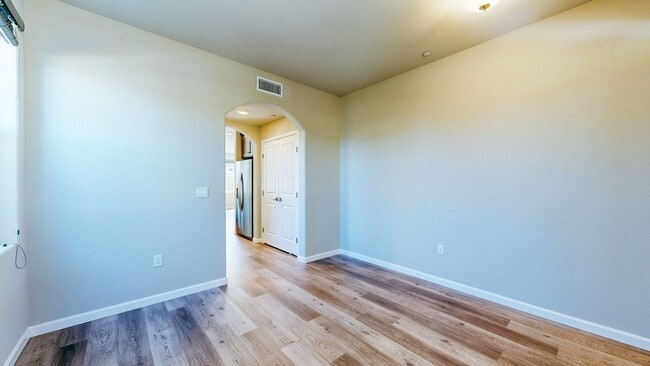 Building Photo - Rare Santa Rosa Four Bedroom house in Desi...