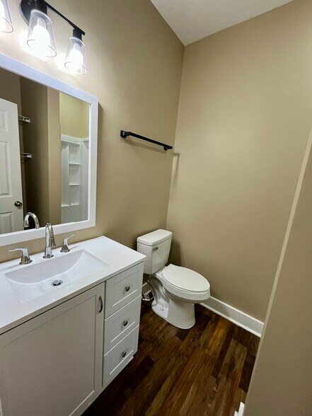 Building Photo - 3547 Brookdale Ave