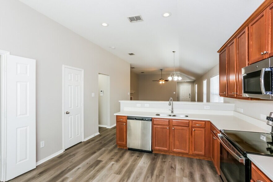 Building Photo - 1205 Artesia Dr
