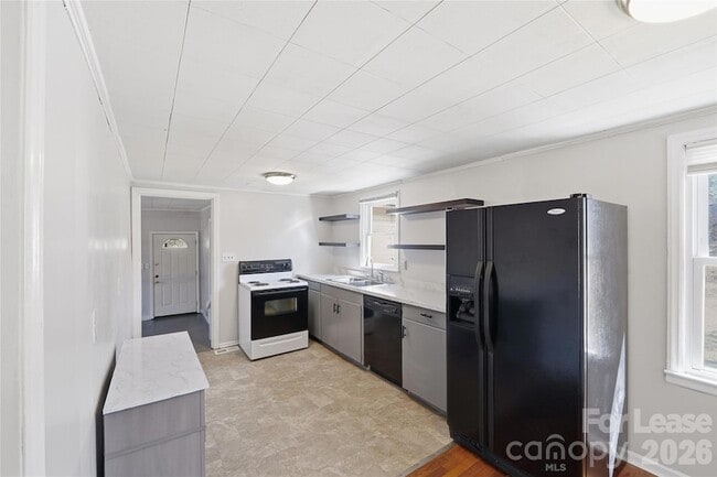 Building Photo - 214 Latta Ave