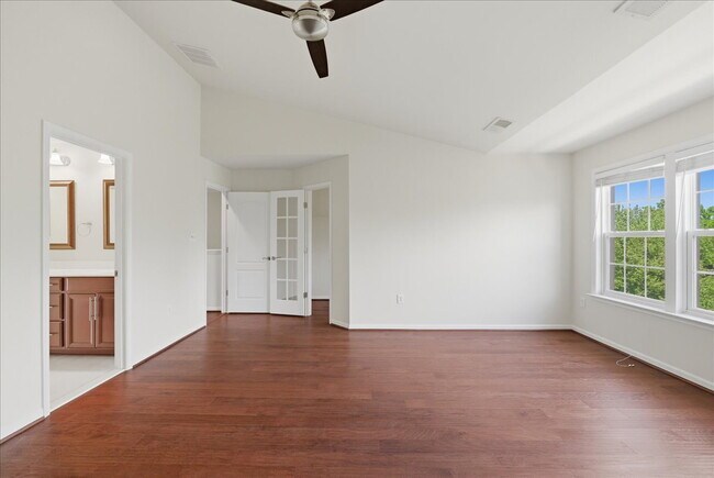 Building Photo - Expansive 4BR / 4.5BA Townhome in Lansdowne Town Center – Over 3,400 Sq Ft!