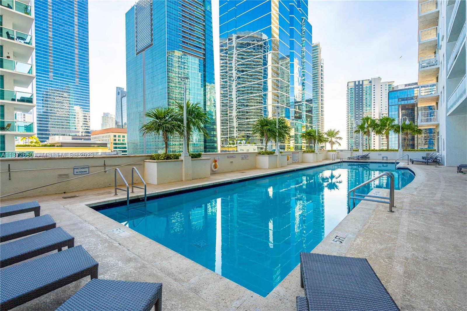 Building Photo - 1200 Brickell Bay Dr